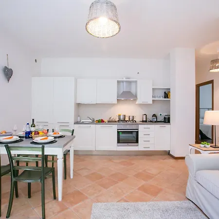 Casa Al Prato Apt. B Apartment *